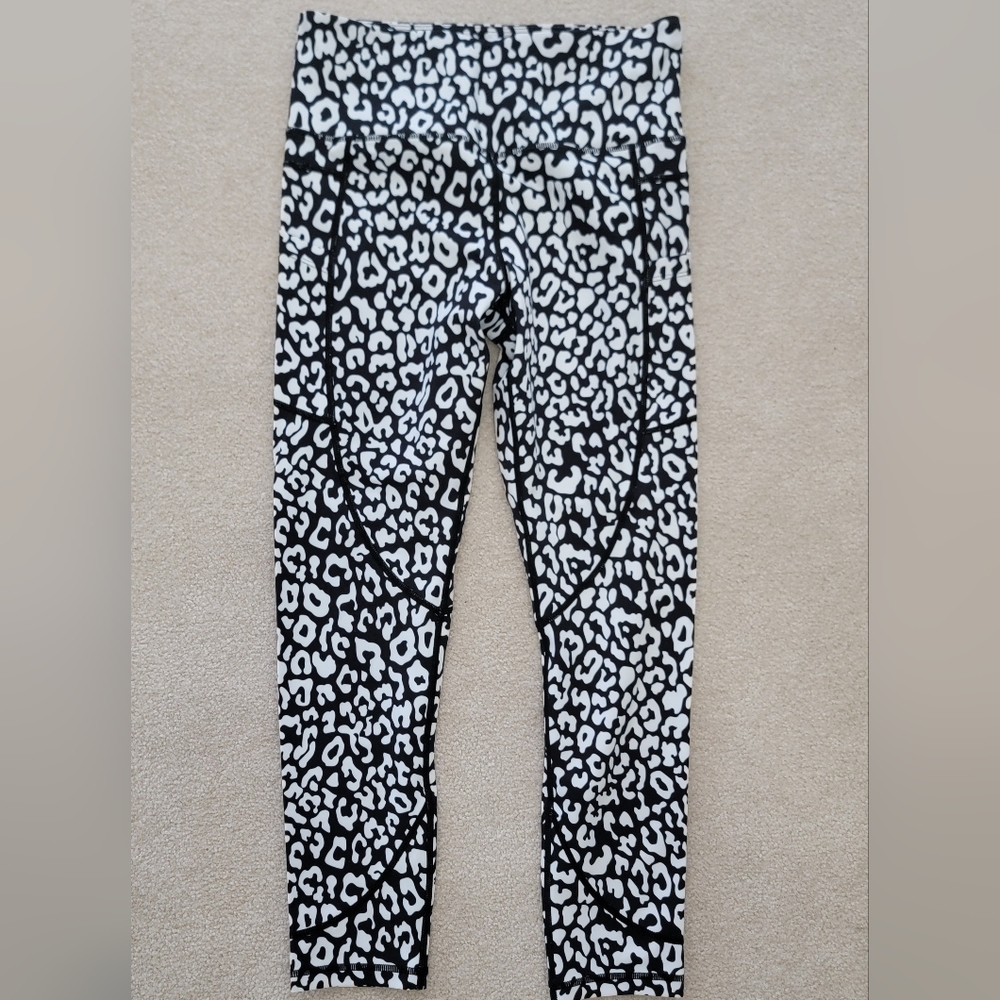 ZYIA Active leggings pants with pocket black white leopard print women's 6-8
